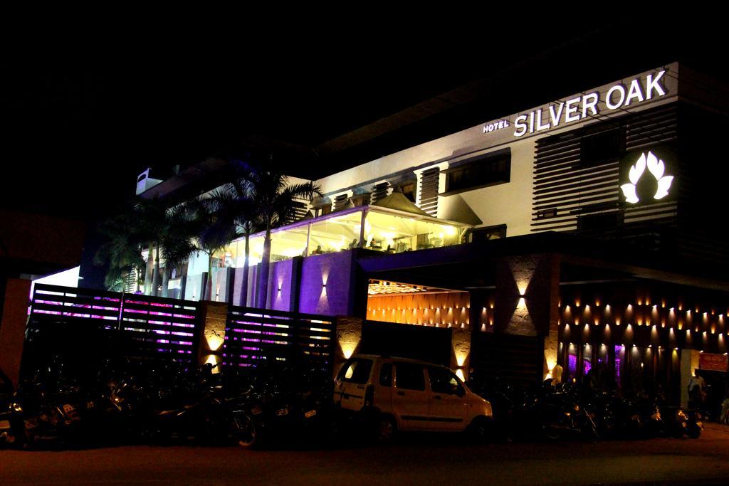 Hotel Silver Oak Bilāspur Esterno foto